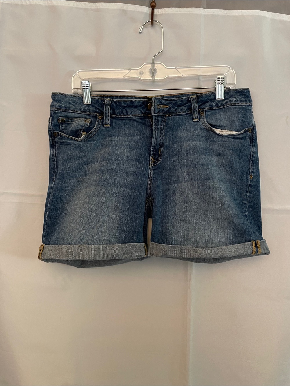 GAP 1969 Jean Classic Roll-Cuff Denim Shorts - Blue Women